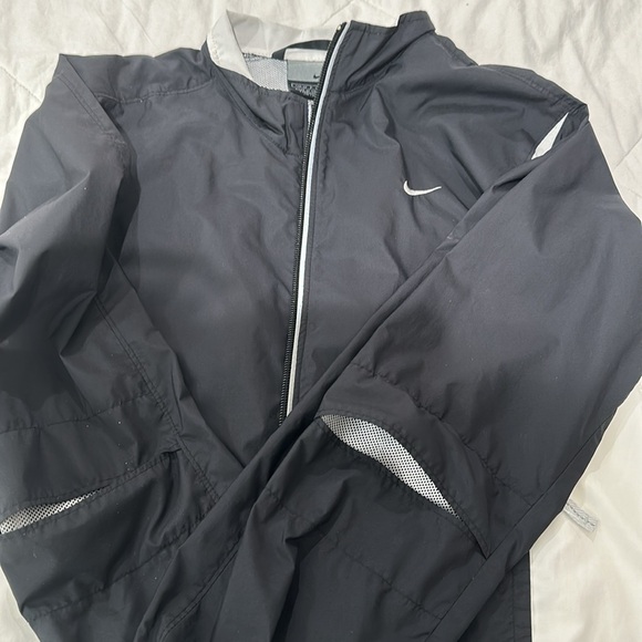 Nike running lightweight jacket Size S - Picture 3 of 8